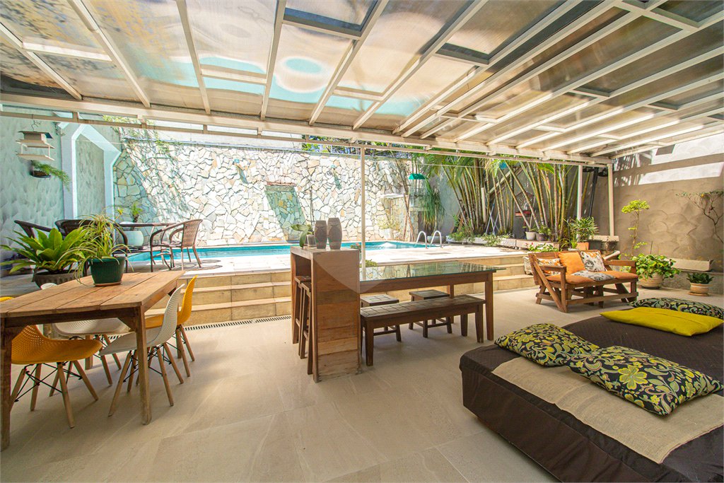 Casa à venda com 3 suítes em Jardim Prudência, São Paulo, SP