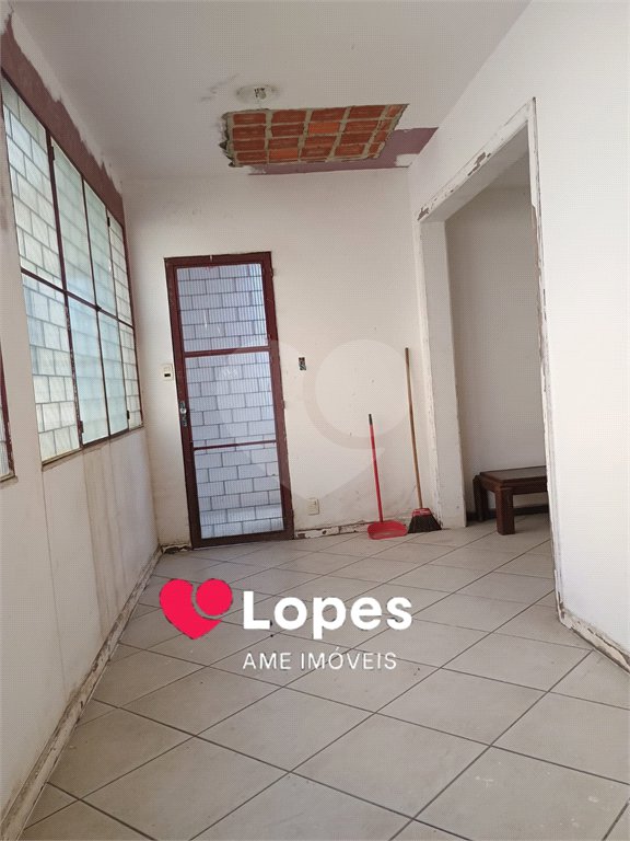 Casa à venda com 7 quartos, sendo 2 suítes, em Campo Grande, Rio de Janeiro, RJ