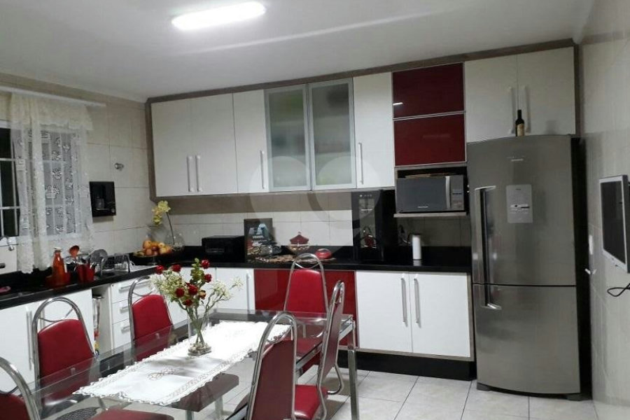 Sobrado à venda com 3 quartos, sendo 2 suítes, em Vila Guilherme, São Paulo, SP