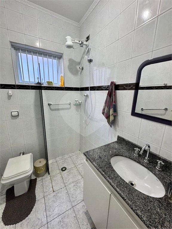 Sobrado à venda com 4 quartos, sendo 1 suíte,  em Vila Cleonice, São Paulo, SP