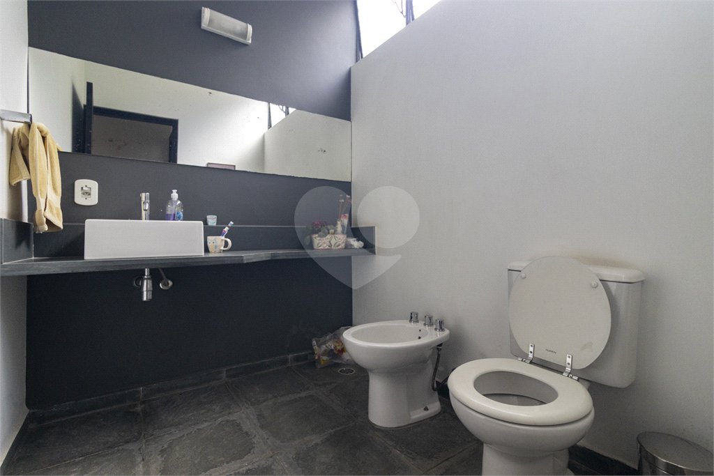 Sobrado à venda com 4 quartos, sendo 2 suítes,  em Vila Morumbi, São Paulo, SP