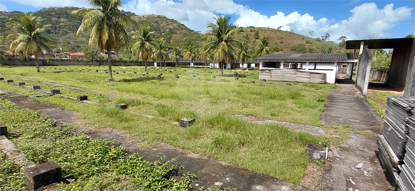 Terreno à venda com 3 suítes em Bazílio, Rio Bonito, RJ