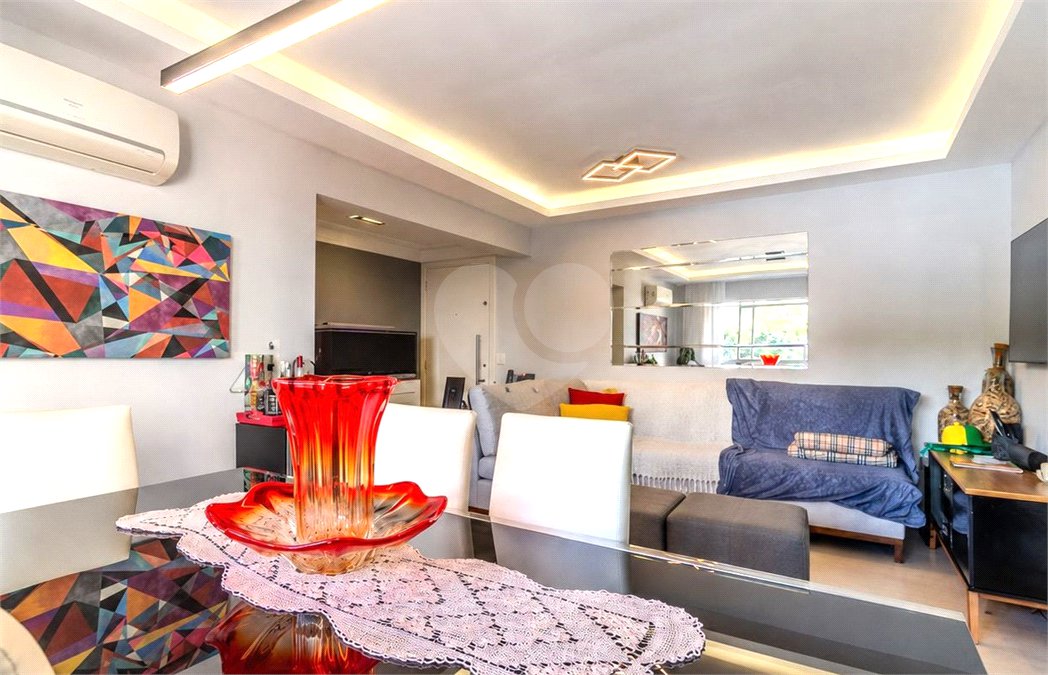 Apartamento à venda com 2 quartos, sendo 1 suíte, em Vila Olímpia, São Paulo, SP