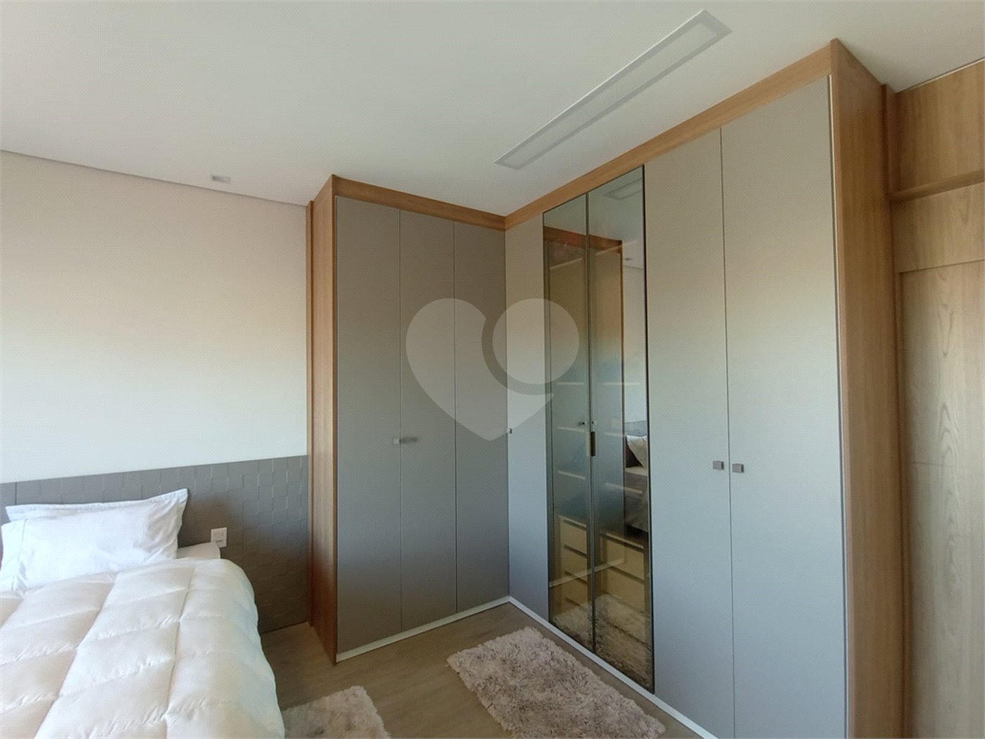 Casa à venda com 3 quartos, sendo 1 suíte, no condomínio Lago dos Ipês, Itapetininga - SP