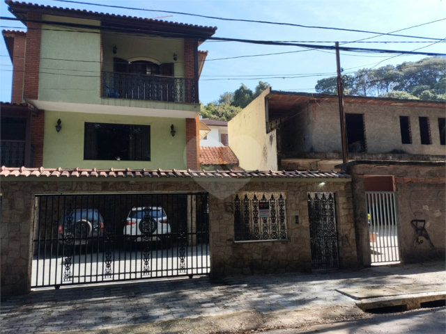 Sobrado à venda com 4 quartos, sendo 1 suíte,  em Tremembé, São Paulo, SP