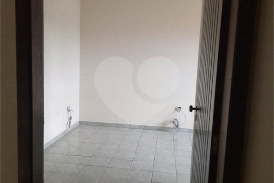 Sobrado à venda com 3 quartos, sendo 1 suíte, em Portal da Primavera, Cotia, SP