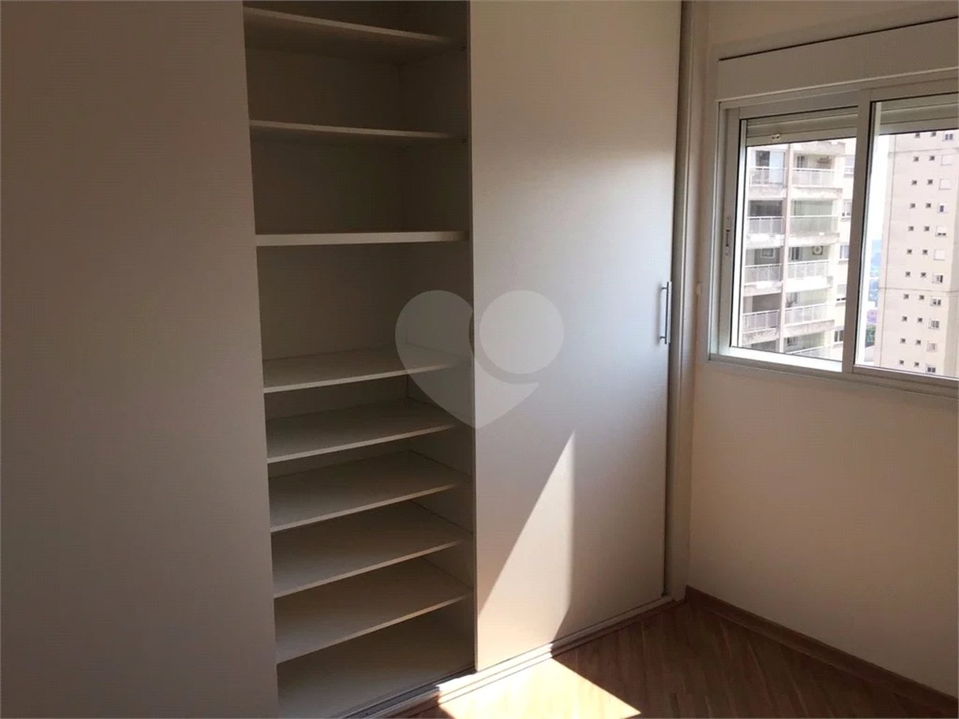 APARTAMENTO NO CONDOMINIO ÁRCÁDIA - 80 M / 2 DORMS COM 1 SUITE / 2 VAGAS