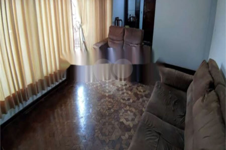 Sobrado à venda com 4 quartos, sendo 1 suíte, em Vila Constança, São Paulo, SP