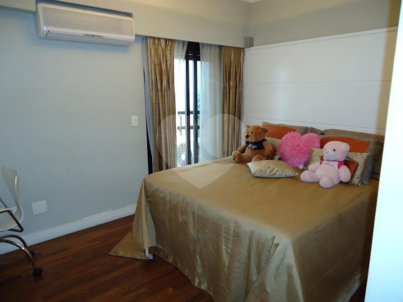 Apartamento à venda com 3 suítes em Vila Suzana, São Paulo, SP