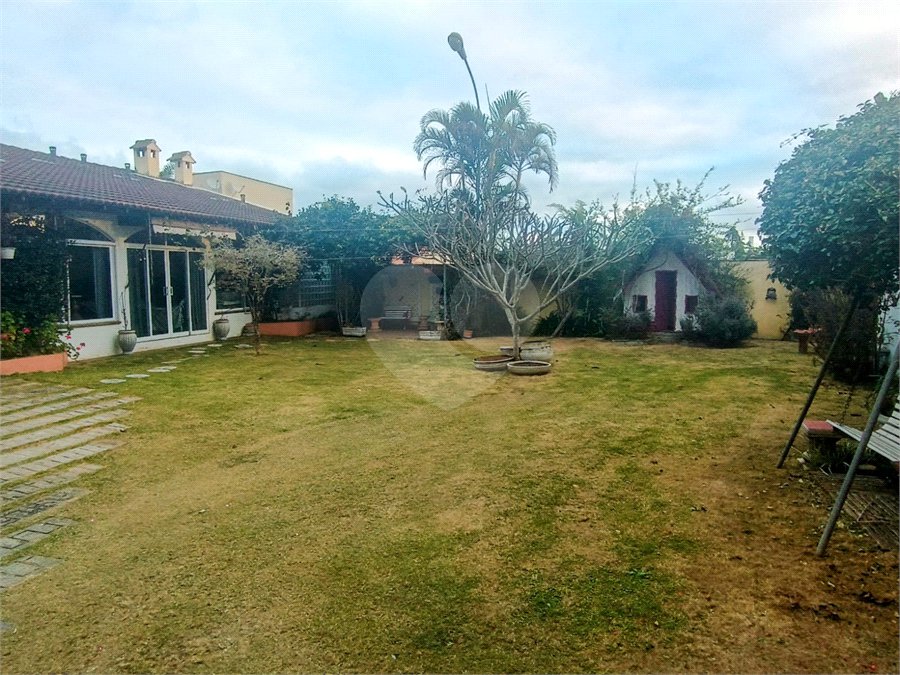 Casa à venda com 5 quartos, sendo 4 suítes, em Jardim Armênia, Mogi das Cruzes, SP