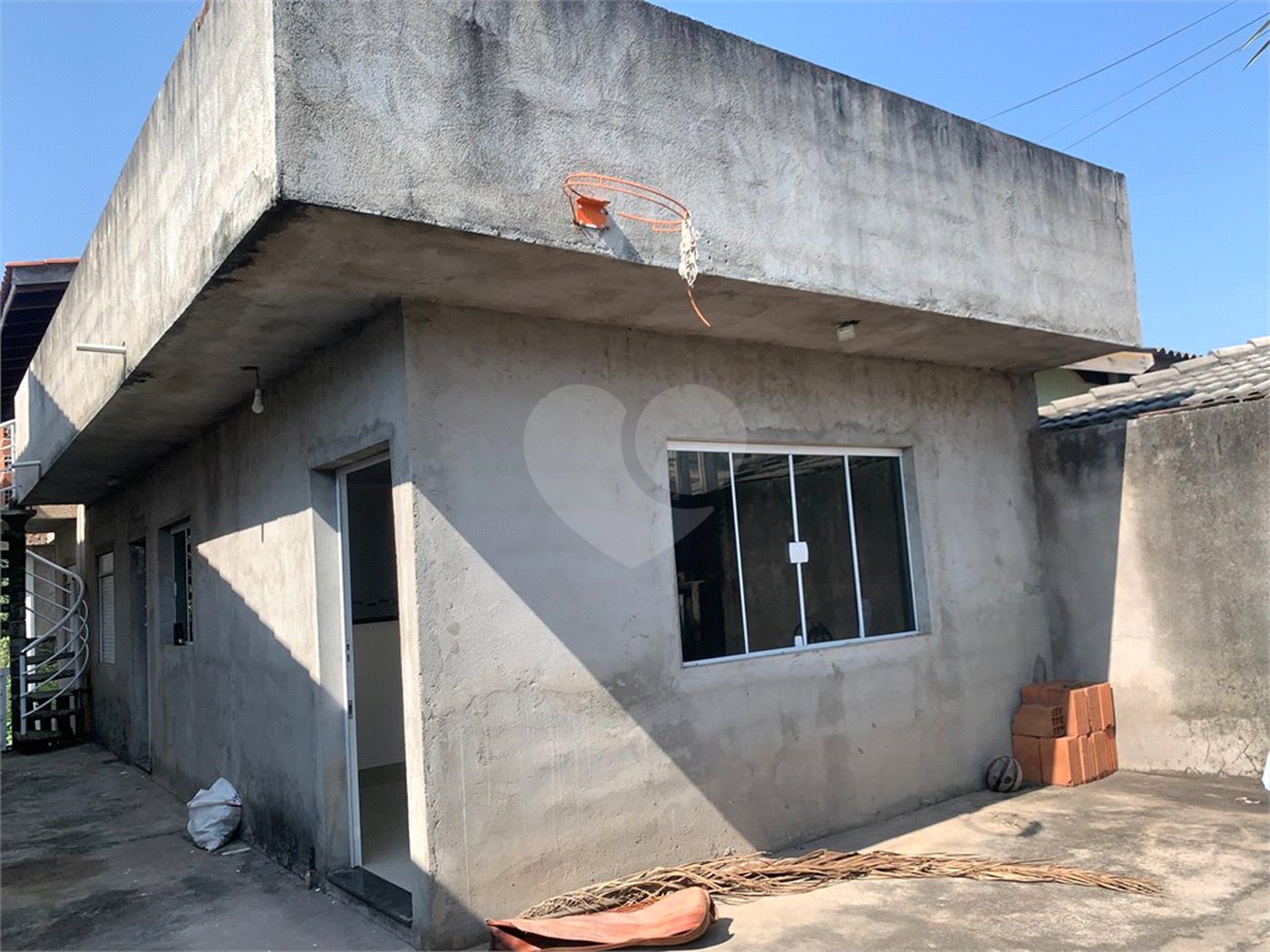 Sobrado à venda com 3 quartos, sendo 1 suíte, em Nova Cerejeira, Atibaia, SP