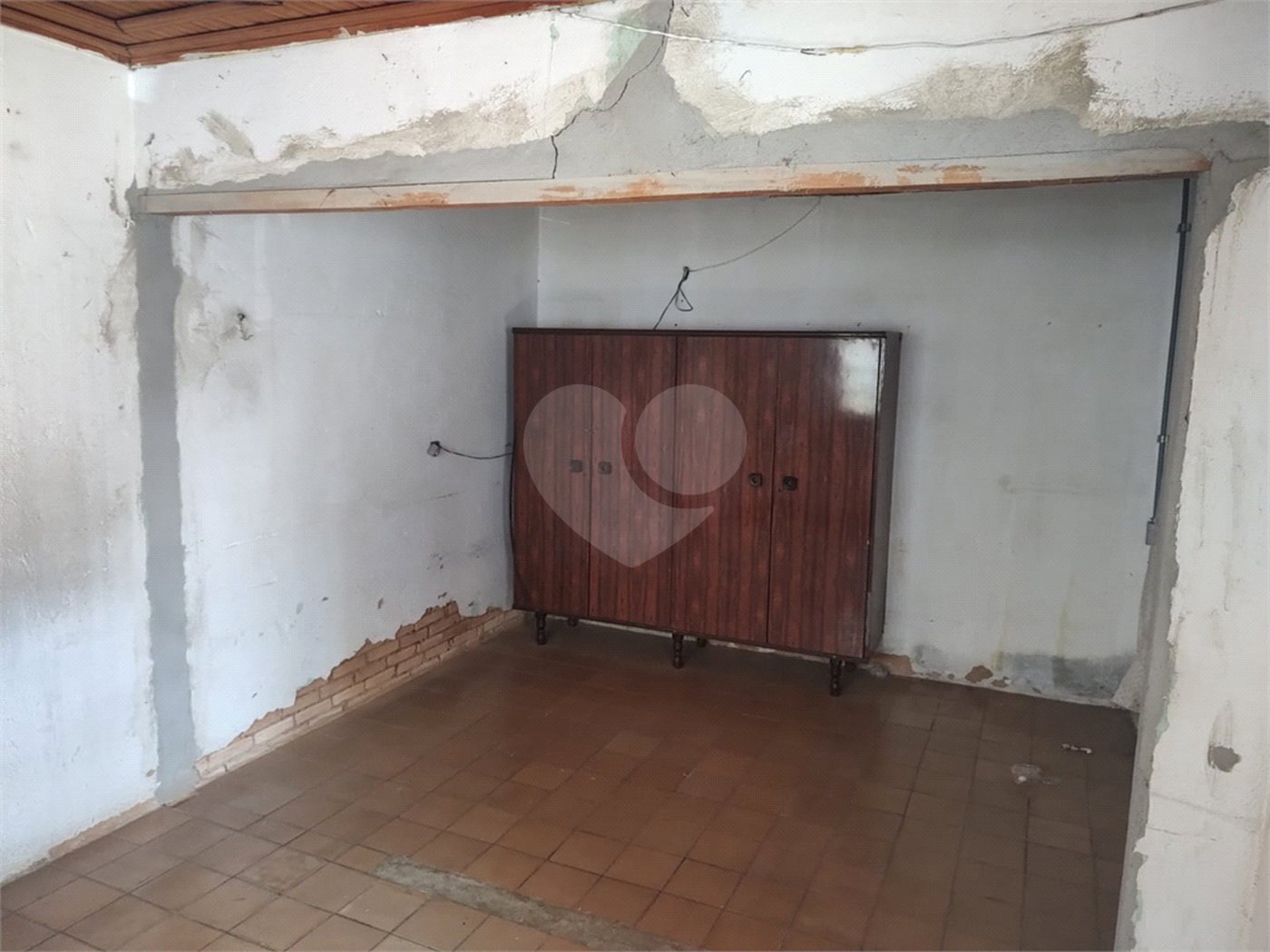 Casa à venda com 2 quartos, sendo 1 suíte, no Centro, Jarinu, SP