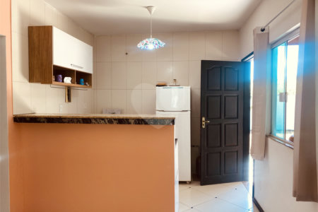 Casa em condomínio para alugar com 2 quartos, sendo 1 suíte, em Caravelas, Armação dos Búzios, RJ