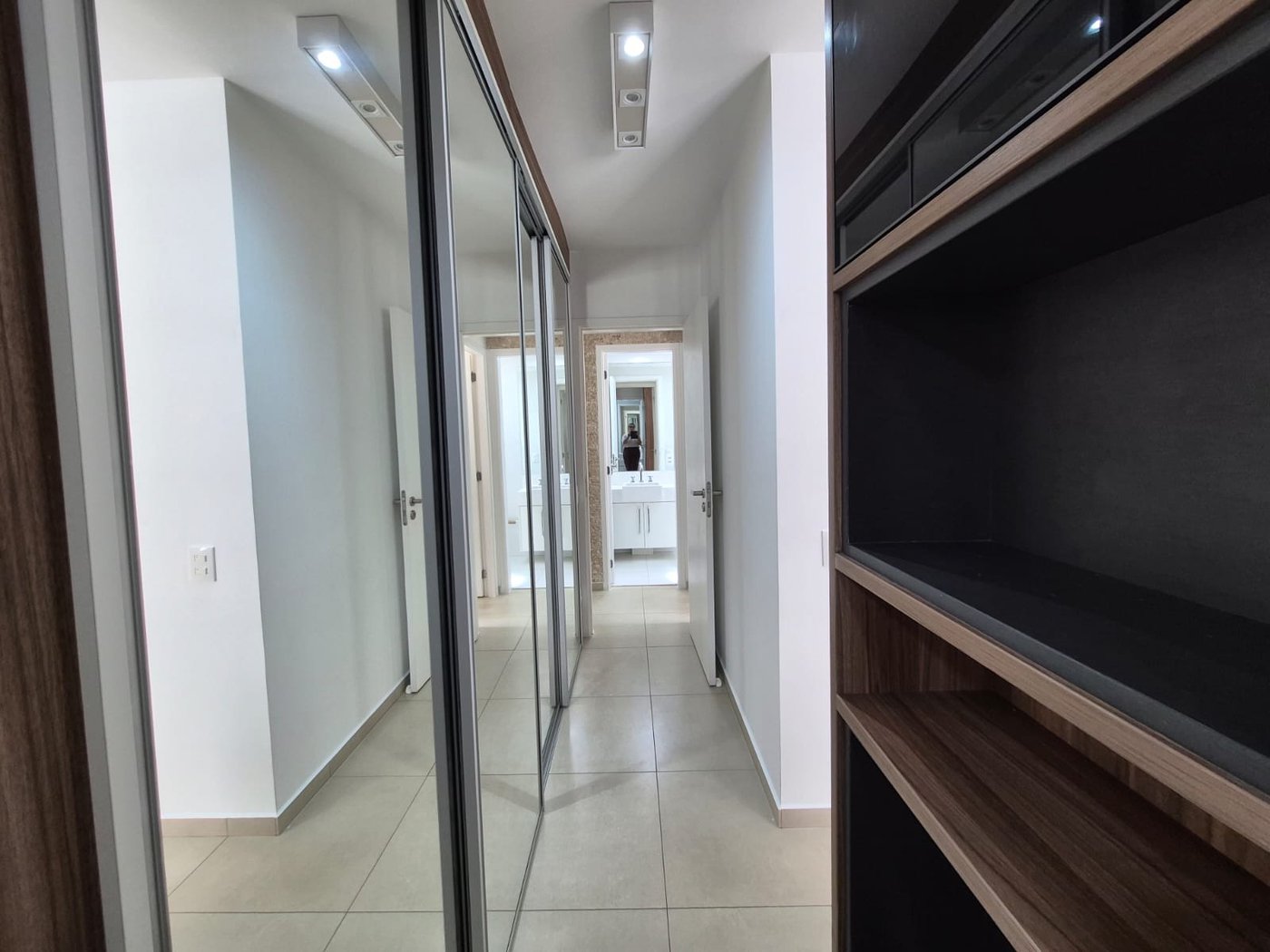 Apartamento à venda ou para alugar, 110m² com 2 quartos, sendo 1 suíte, escritório e  vagas Condomínio Paulistano, São Paulo - SP