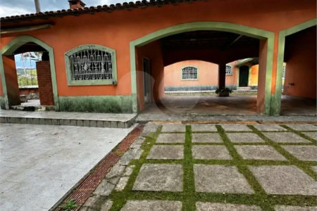 Casa/Chácara em Condomínio Fechado — Completa e com Lazer Exclusivo