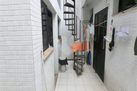 Sobrado à Venda na Aclimação - 150 m² - 2 Salas, 3 Dorms, 2 Vagas.