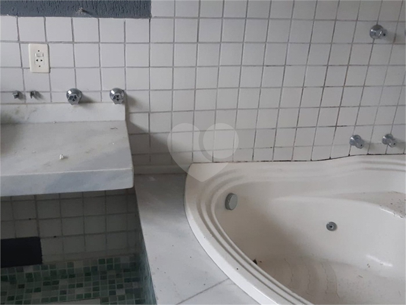 Casa à venda com 4 quartos, sendo 1 suíte, em Horto, São Paulo, SP
