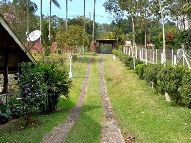 Casa à venda com 3 quartos, sendo 1 suíte,  no condomínio Parque do Alto, Caieiras - SP