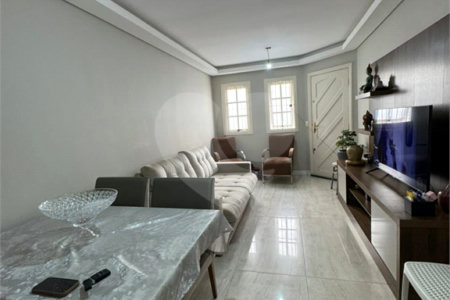 Casa à venda com 3 quartos, sendo 1 suíte, no condomínio Villagio Staluccia, São Paulo - SP