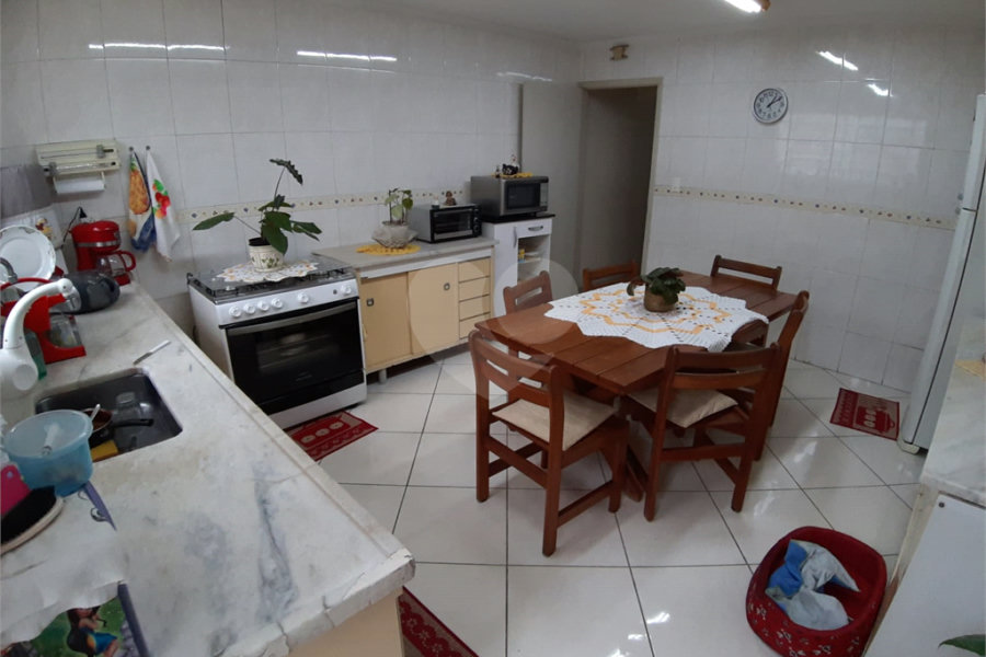 Sobrado à venda com 3 quartos, sendo 1 suíte,  em Jardim Floresta, São Paulo, SP