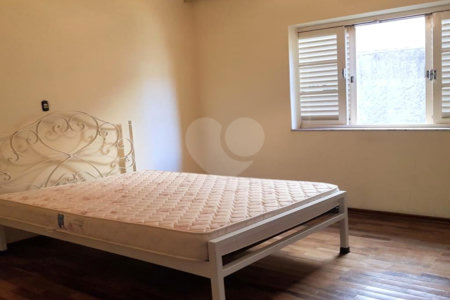 Casa à venda com 2 quartos no Centro, Vinhedo, SP