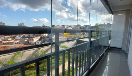 Apartamento à venda com 3 quartos, sendo 1 suíte,  em Jardim Flor da Montanha, Guarulhos, SP