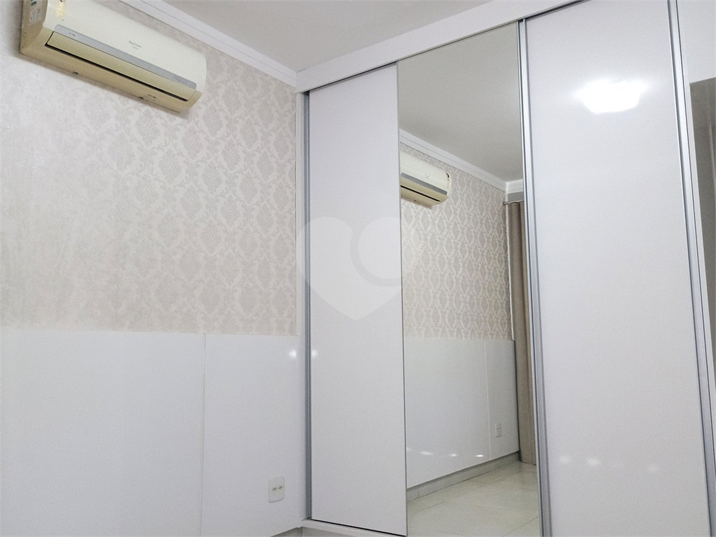 Sobrado à venda com 4 quartos, sendo 1 suíte, em Reserva San Gabriel, Ribeirão Preto, SP