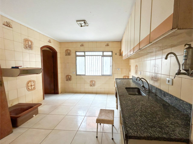 Sobrado à venda com 4 quartos, sendo 3 suítes,  em Vila Prudente, São Paulo, SP