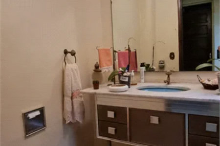 Sobrado à venda com 4 quartos, sendo 1 suíte, em Água Branca, São Paulo, SP