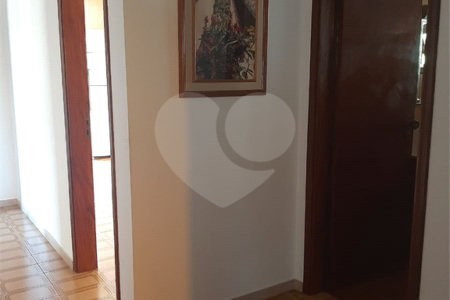 Casa à venda com 3 quartos, sendo 1 suíte, no Centro, Vinhedo, SP