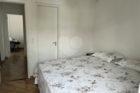 Casa à venda com 3 quartos no condomínio Jd Rebelato, Cotia - SP
