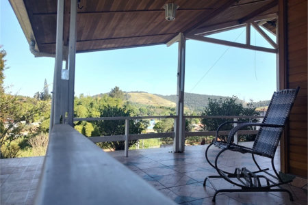 Chácara à venda com 4 quartos, sendo 1 suíte, em Chácaras Fernão Dias, Atibaia, SP