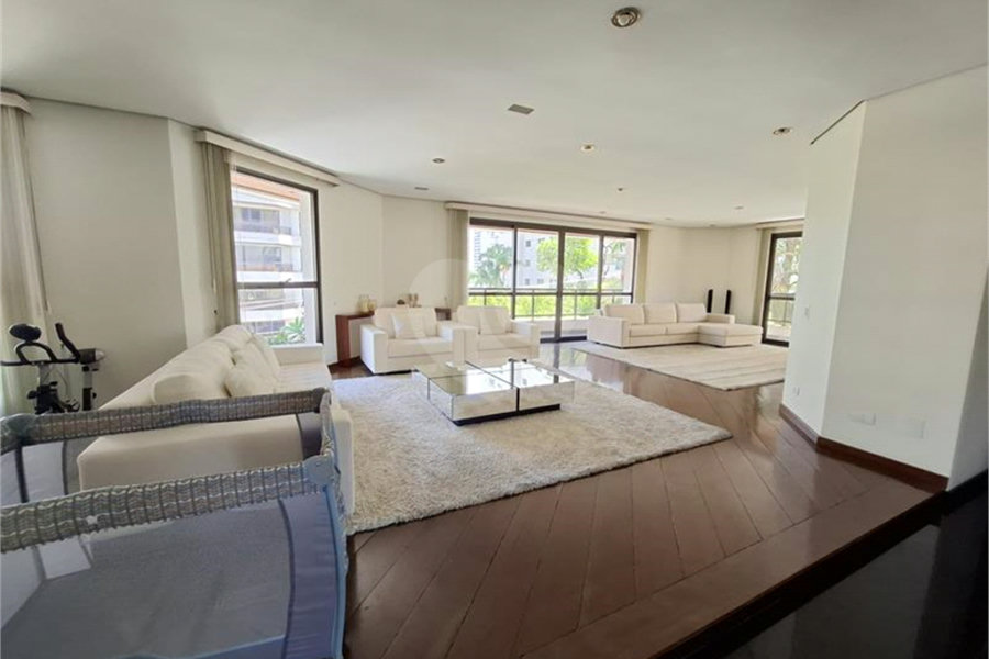 Apartamento, a venda, com 300m² de área privativa, 4 suítes, 4 vagas - Santana / SP
