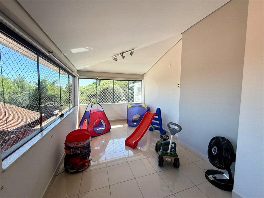 Casa à venda com 4 quartos, sendo 2 suítes,  no condomínio Morada da Lua, Vinhedo - SP