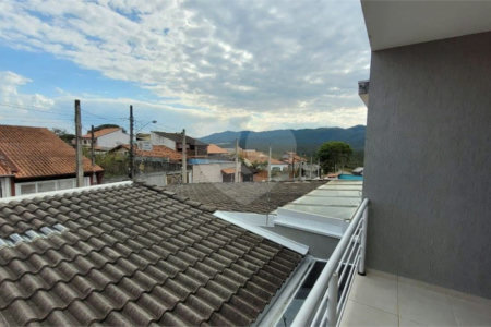 Sobrado à venda com 2 quartos, sendo 1 suíte,  em Vila Suissa, Mogi das Cruzes, SP