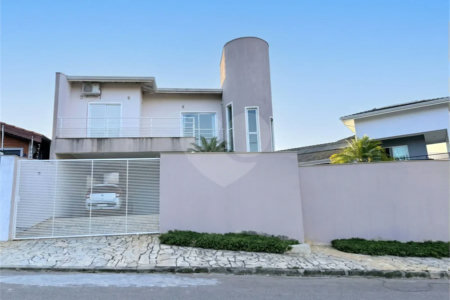 Casa à venda com 3 suítes em Parque Nova Suíça, Valinhos, SP