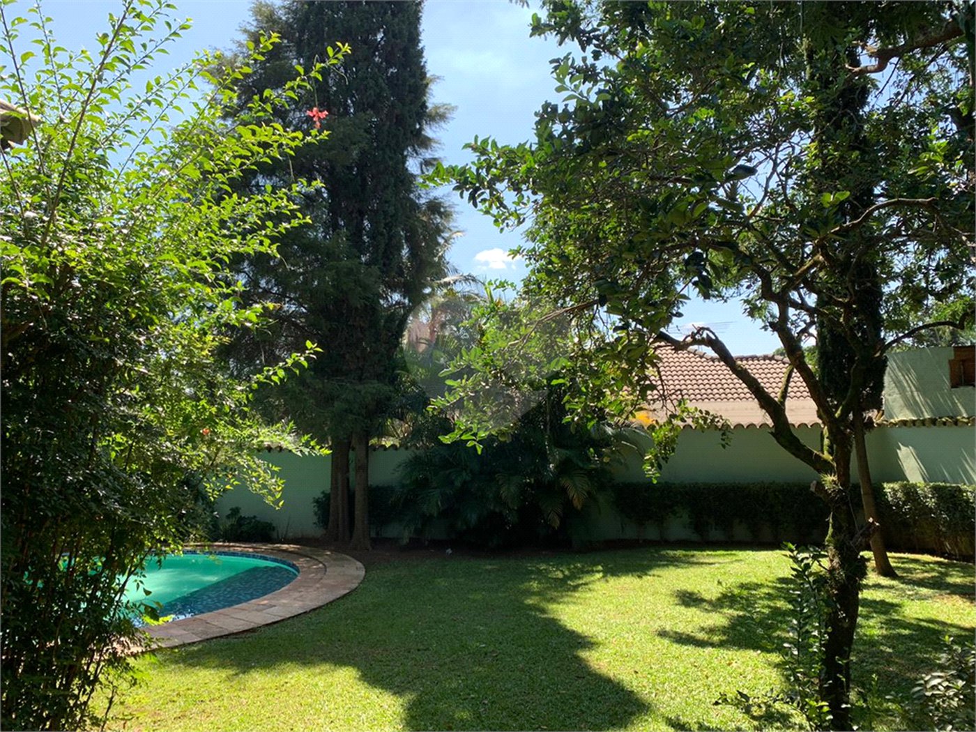 Casa Térrea à venda com 3 suítes em Interlagos, São Paulo, SP