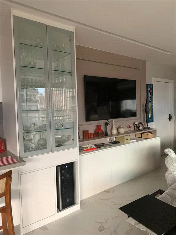 Apartamento para alugar com 3 quartos, sendo 2 suítes, em Jardim das Acácias, São Paulo, SP