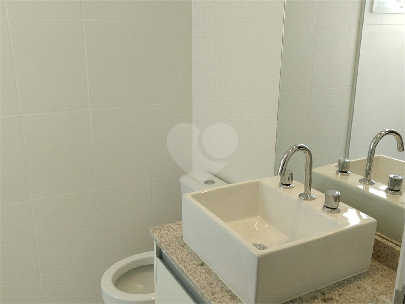 Apartamento à venda com 3 suítes em Vila Anastácio, São Paulo, SP