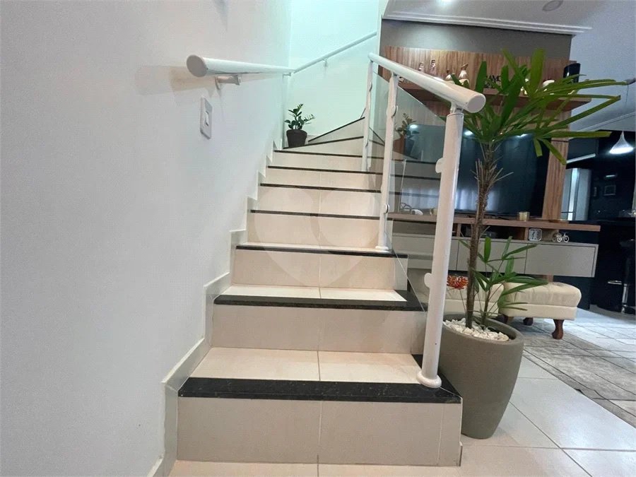 Casa à venda com 2 suítes no condomínio Cotia, Cotia - SP
