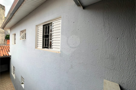 Sobrado à venda com 3 quartos, sendo 1 suíte, em Lopes de Oliveira, Sorocaba, SP