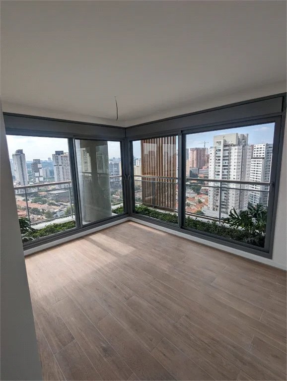 Apartamento à venda com 3 quartos, sendo 2 suítes, em Jardim das Acácias, São Paulo, SP