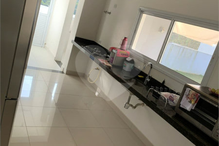 Casa à venda com 3 suítes no condomínio Altos de São Roque, São Roque - SP