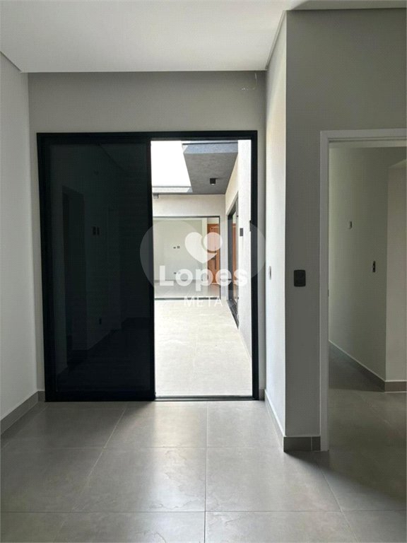 Casa à venda com 3 quartos, sendo 1 suíte,  no condomínio Terras do Vale, Caçapava - SP