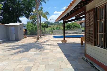 Casa à venda com 5 quartos, sendo 3 suítes, em Jardim Villaça, São Roque, SP
