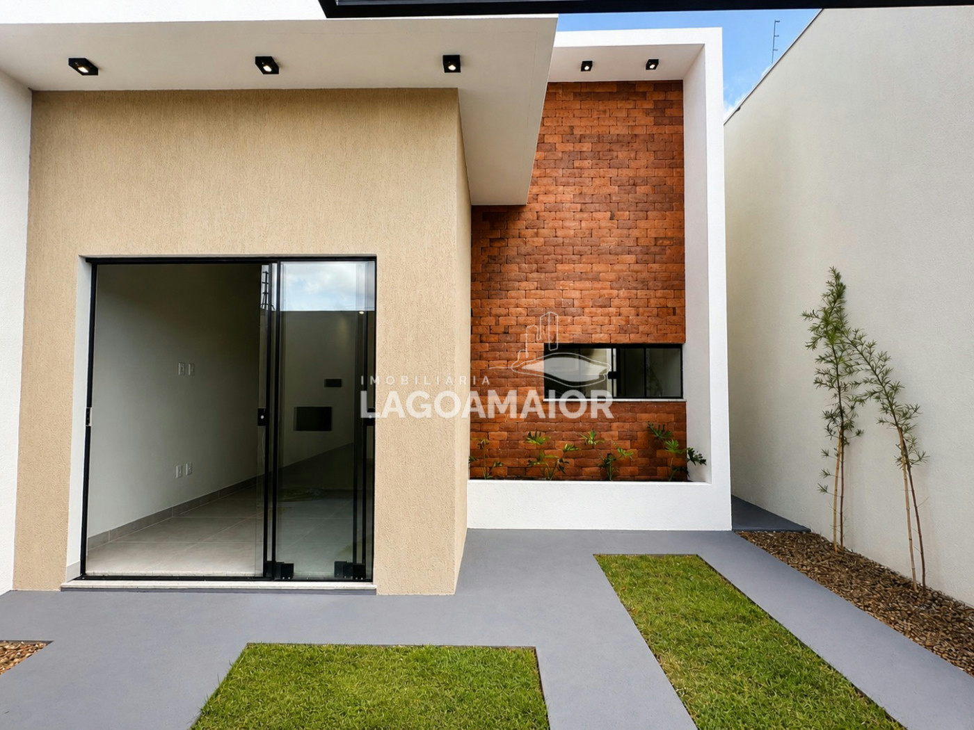 Casa à venda com 2 quartos, sendo 1 suíte, em Vila Nova, Três Lagoas - MS