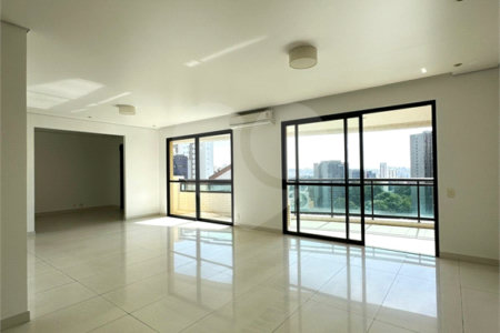 Apartamento à venda com 3 suítes em Vila Suzana, São Paulo, SP