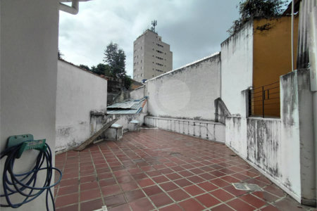 Sobrado à venda com 3 quartos em Vila Romana, São Paulo, SP
