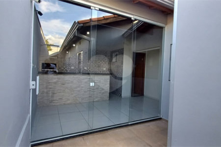 Casa à venda com 2 quartos em Vila Mazzei, Itapetininga, SP
