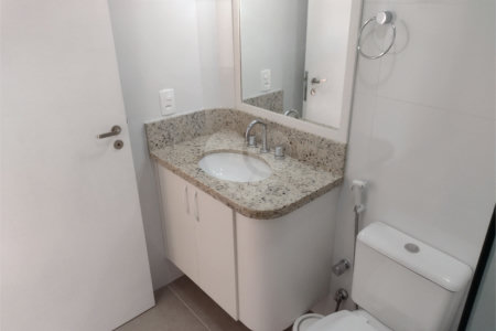 Apartamento à venda com 3 quartos, sendo 1 suíte, em Jurerê, Florianópolis, SC